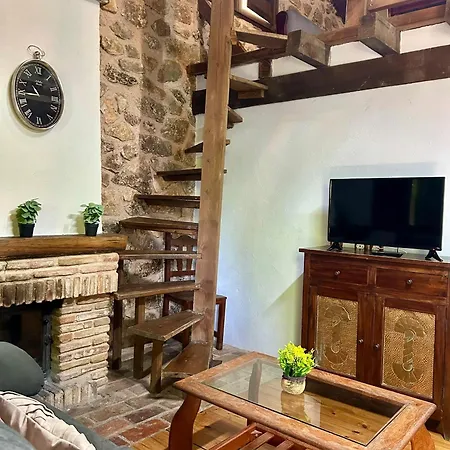 Acebos Del Tajo * Peralejos de las Truchas